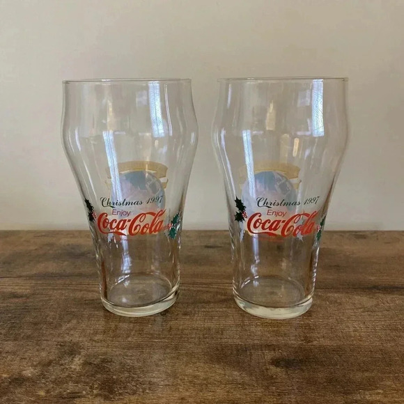 2 Vintage Enjoy Coca-Cola "Christmas 1997" Santa Clause "Happy Holidays" Glasses - Picture 4 of 8